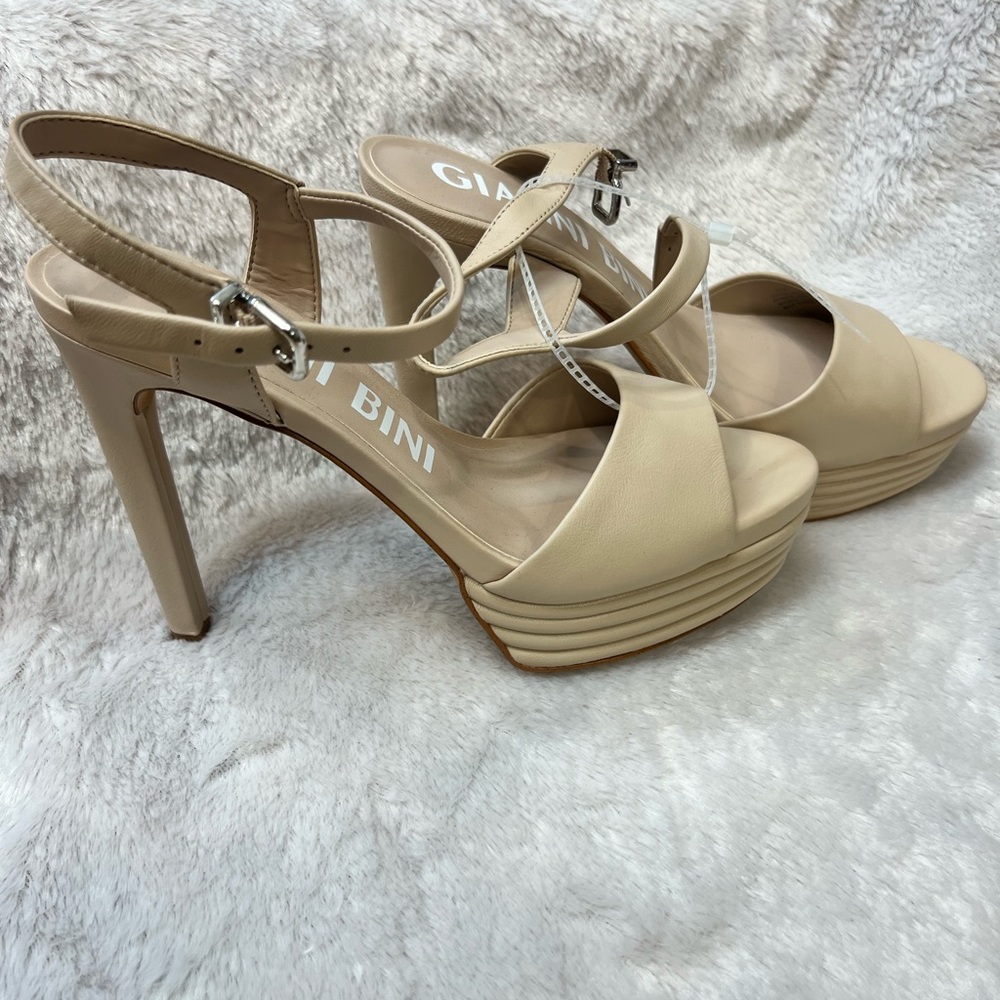 New Gianni Bini Beige/cream Heels
